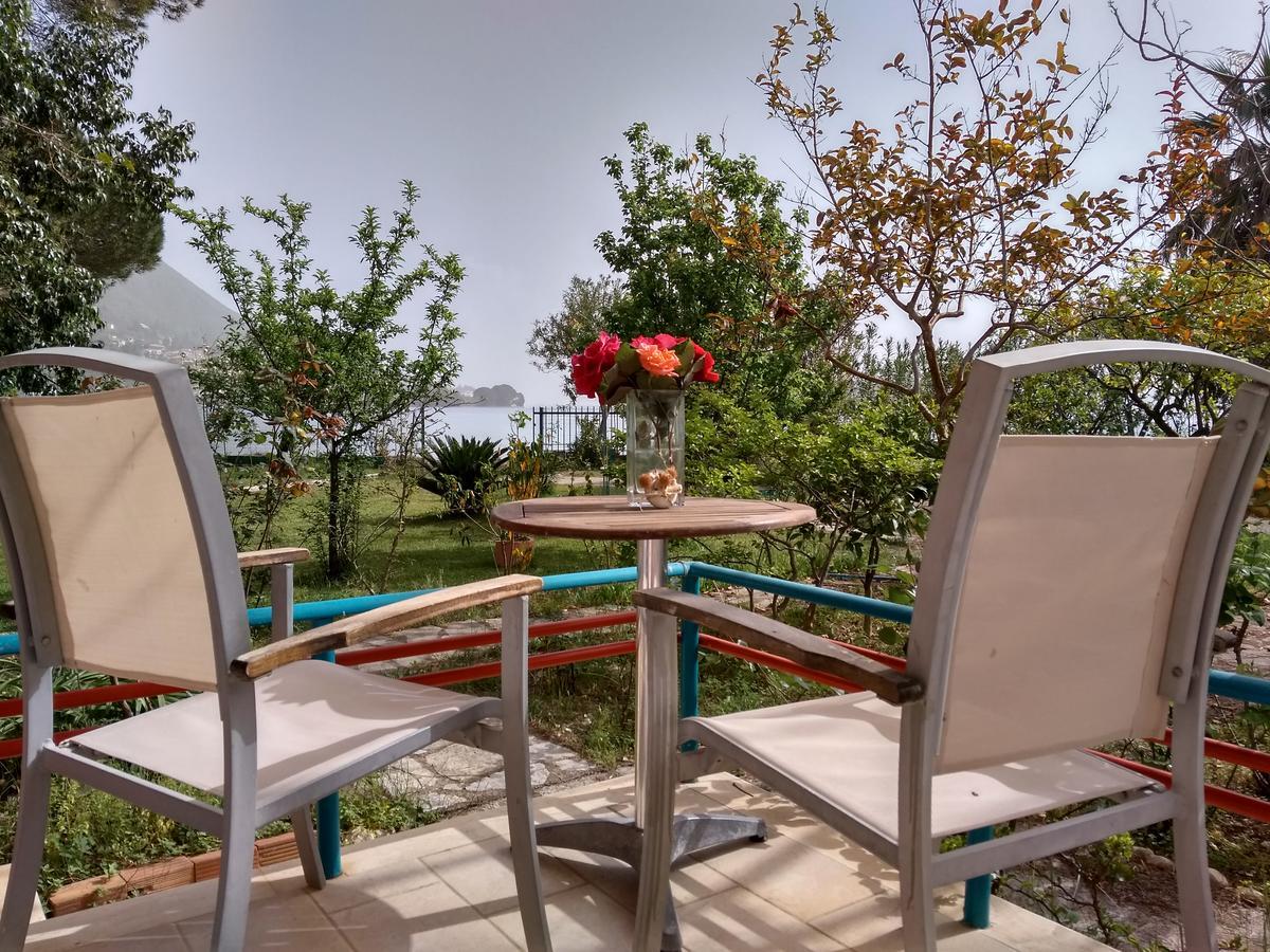 Palmyra Beachfront Studios Nydri (Lefkada) Exterior foto